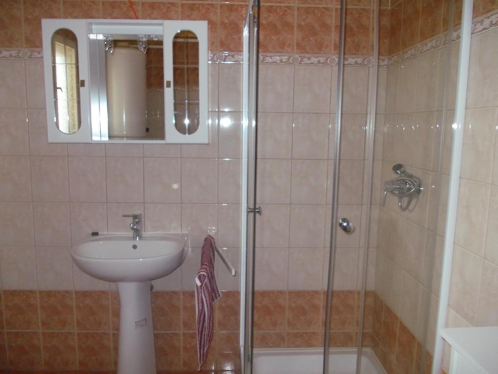 Helga Apartman Makó Szoba fotó